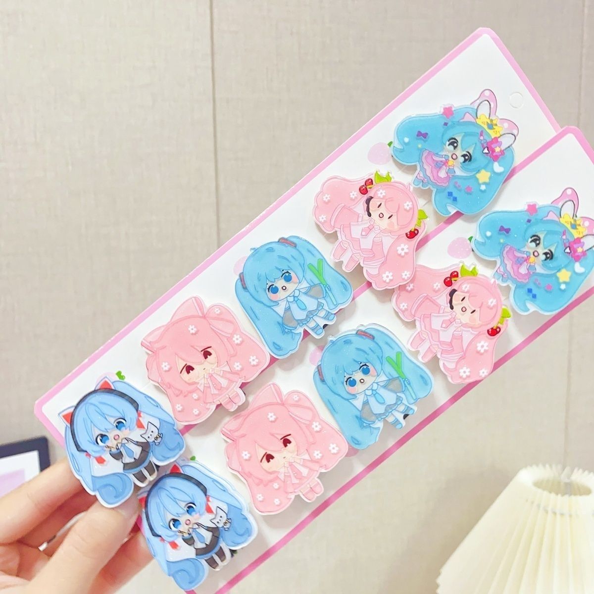 กิ๊บติดผมการ์ตูนฮัตสึเนะ มิกุ  - Cosplay Floating Prop บทวิจารณ์และราคา